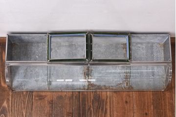 レトロ家具　昭和レトロ　錆のある風合いが魅力的なブリキガラスケース(ショーケース、飾り棚)(1)