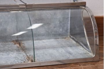 レトロ家具　昭和レトロ　錆のある風合いが魅力的なブリキガラスケース(ショーケース、飾り棚)(1)