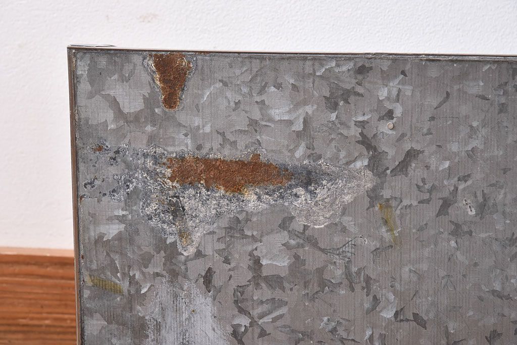 レトロ家具　昭和レトロ　錆のある風合いが魅力的なブリキガラスケース(ショーケース、飾り棚)(1)