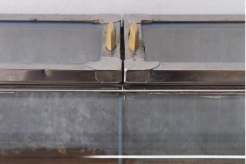 レトロ家具　昭和レトロ　錆のある風合いが魅力的なブリキガラスケース(ショーケース、飾り棚)(2)