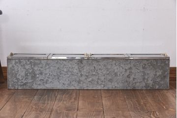 レトロ家具　昭和レトロ　錆のある風合いが魅力的なブリキガラスケース(ショーケース、飾り棚)(2)