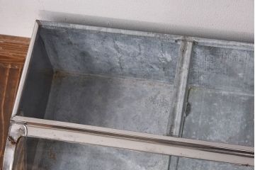 レトロ家具　昭和レトロ　錆のある風合いが魅力的なブリキガラスケース(ショーケース、飾り棚)(3)
