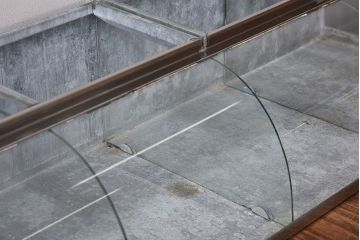 レトロ家具　昭和レトロ　錆のある風合いが魅力的なブリキガラスケース(ショーケース、飾り棚)(3)