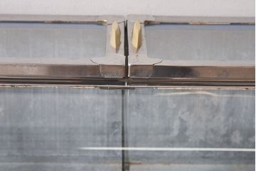 レトロ家具　昭和レトロ　錆のある風合いが魅力的なブリキガラスケース(ショーケース、飾り棚)(3)