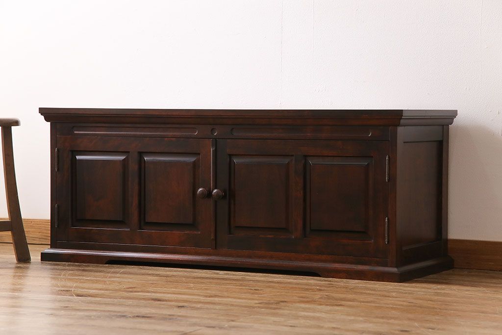 中古　神居民芸　木の味わいとシックな雰囲気が魅力のローボード(サイドボード、整理棚)