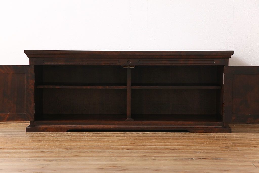 中古　神居民芸　木の味わいとシックな雰囲気が魅力のローボード(サイドボード、整理棚)