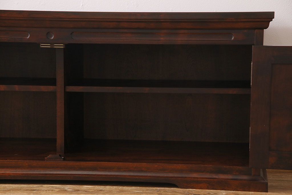 中古　神居民芸　木の味わいとシックな雰囲気が魅力のローボード(サイドボード、整理棚)