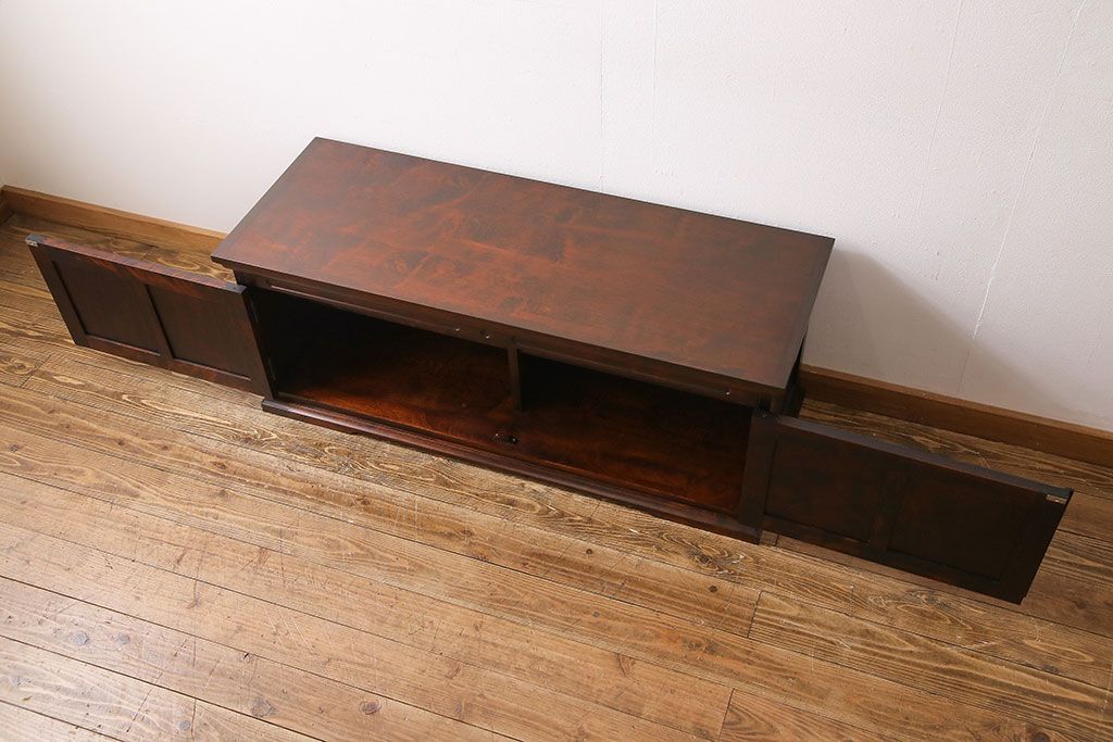 中古　神居民芸　木の味わいとシックな雰囲気が魅力のローボード(サイドボード、整理棚)