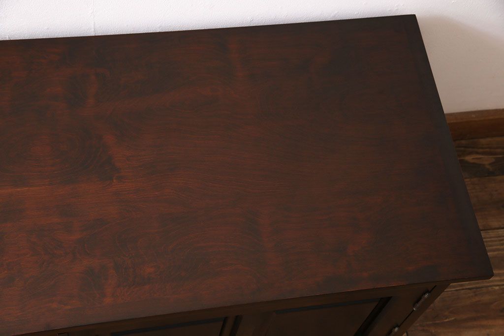 中古　神居民芸　木の味わいとシックな雰囲気が魅力のローボード(サイドボード、整理棚)