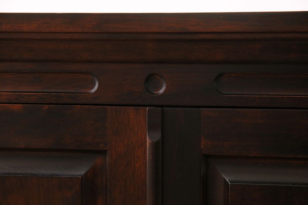 中古　神居民芸　木の味わいとシックな雰囲気が魅力のローボード(サイドボード、整理棚)