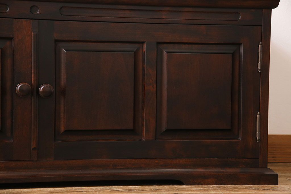 中古　神居民芸　木の味わいとシックな雰囲気が魅力のローボード(サイドボード、整理棚)