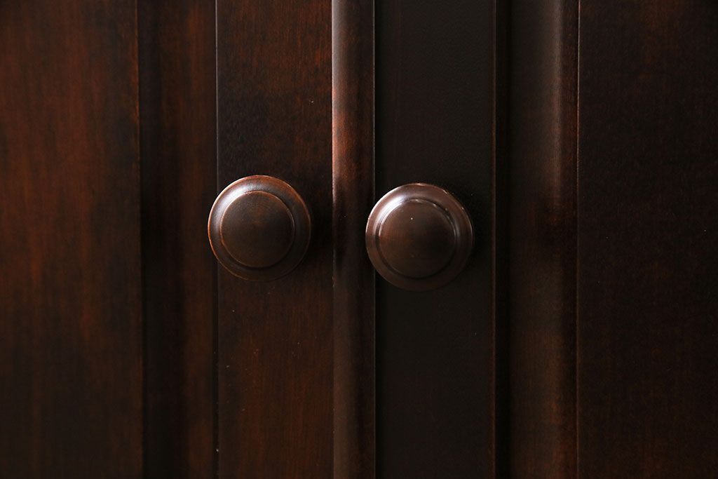 中古　神居民芸　木の味わいとシックな雰囲気が魅力のローボード(サイドボード、整理棚)