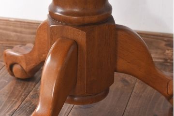 中古　イギリス家具　木目が美しいコーヒーテーブル(ラウンドテーブル、サイドテーブル)