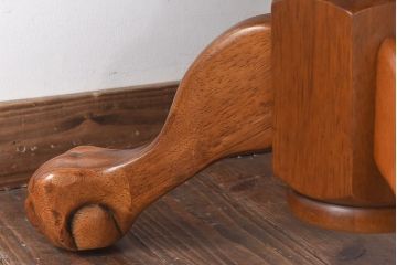 中古　イギリス家具　木目が美しいコーヒーテーブル(ラウンドテーブル、サイドテーブル)