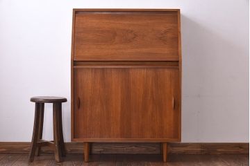ヴィンテージ家具　北欧ビンテージ　チーク材　シンプルなライティングビューロー(簿記机、在宅ワーク、在宅用デスク)