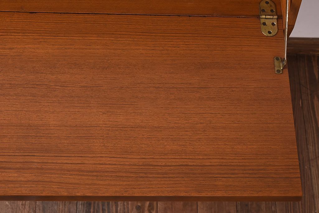 ヴィンテージ家具　北欧ビンテージ　チーク材　シンプルなライティングビューロー(簿記机、在宅ワーク、在宅用デスク)