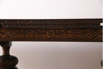 アンティーク家具　イギリスアンティーク　オーク材　見事な装飾のエクステンションテーブル(ダイニングテーブル)