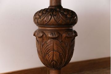 アンティーク家具　イギリスアンティーク　オーク材　見事な装飾のエクステンションテーブル(ダイニングテーブル)
