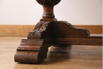アンティーク家具　イギリスアンティーク　オーク材　見事な装飾のエクステンションテーブル(ダイニングテーブル)