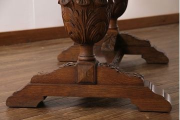 アンティーク家具　イギリスアンティーク　オーク材　見事な装飾のエクステンションテーブル(ダイニングテーブル)