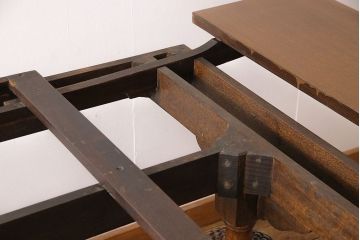 アンティーク家具　イギリスアンティーク　オーク材　見事な装飾のエクステンションテーブル(ダイニングテーブル)