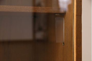 ヴィンテージ家具　北欧ビンテージ　すっきりとした佇まいが魅力のサイドボード(リビングボード、収納棚、飾り棚)