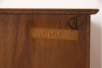 ヴィンテージ家具　北欧ビンテージ　すっきりとした佇まいが魅力のサイドボード(リビングボード、収納棚、飾り棚)