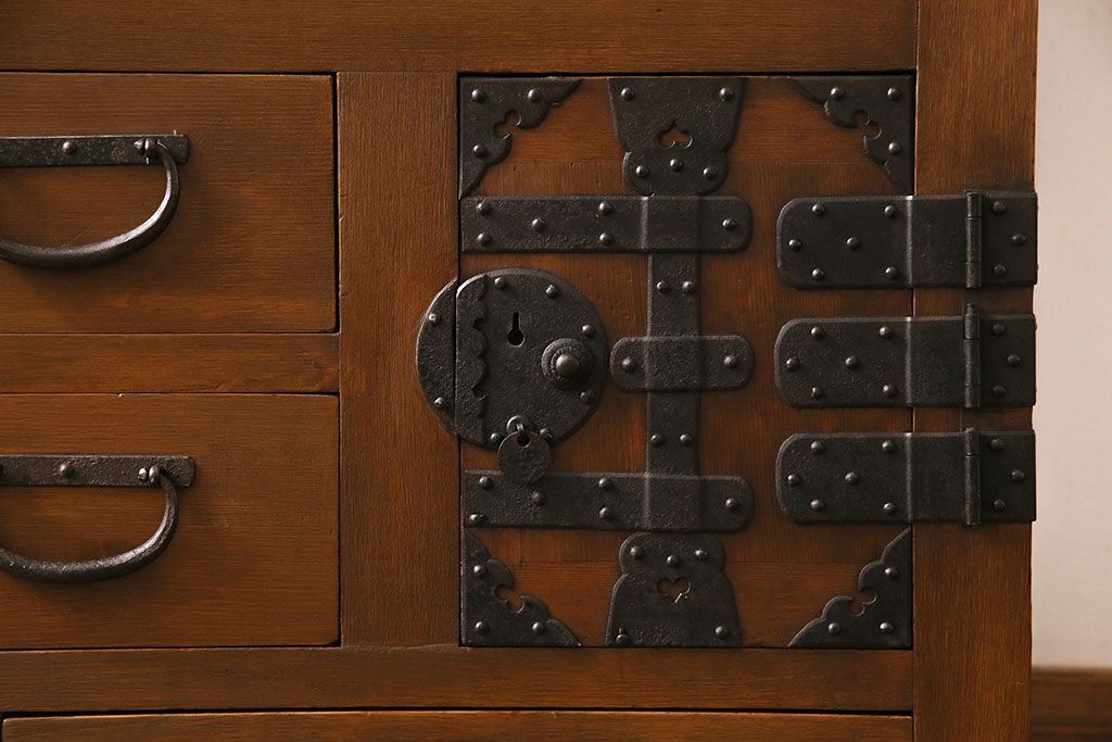 アンティーク家具　和製アンティーク　ヒノキ材　和モダンスタイルにおすすめな美濃帳場箪笥(収納棚、キャビネット)