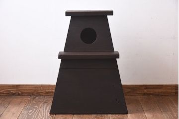アンティーク雑貨　和製アンティーク　古い木が渋さを感じさせる大正昭和期の踏み台(花台)