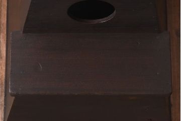 アンティーク雑貨　和製アンティーク　古い木が渋さを感じさせる大正昭和期の踏み台(花台)