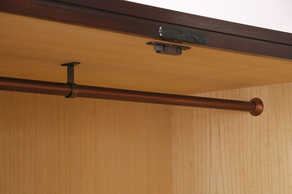 中古　伝統工芸　岩谷堂箪笥　杢目の美しい上質なワードローブ(洋服タンス、洋服箪笥)(定価60万円)