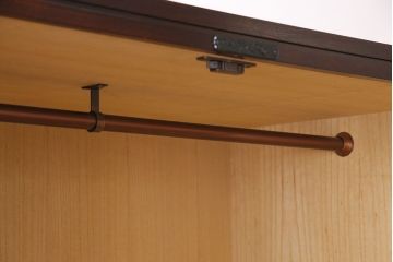 中古　伝統工芸　岩谷堂箪笥　杢目の美しい上質なワードローブ(洋服タンス、洋服箪笥)(定価60万円)