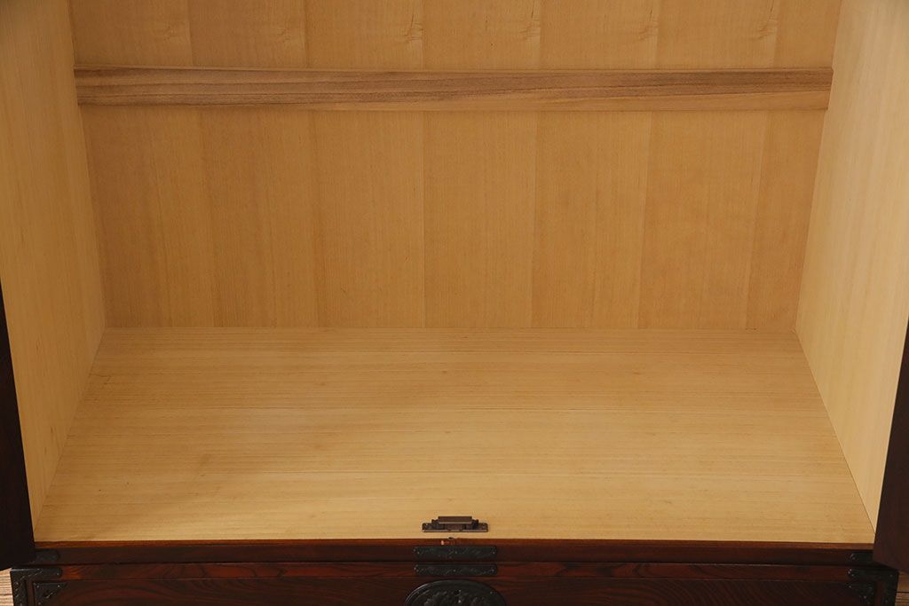 中古　伝統工芸　岩谷堂箪笥　杢目の美しい上質なワードローブ(洋服タンス、洋服箪笥)(定価60万円)