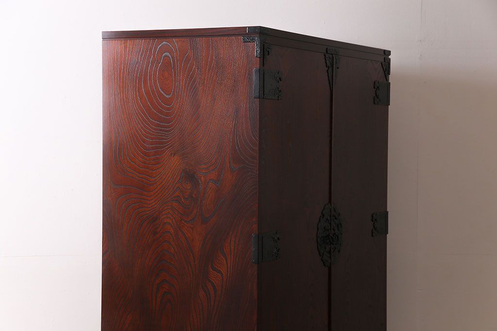中古　伝統工芸　岩谷堂箪笥　杢目の美しい上質なワードローブ(洋服タンス、洋服箪笥)(定価60万円)