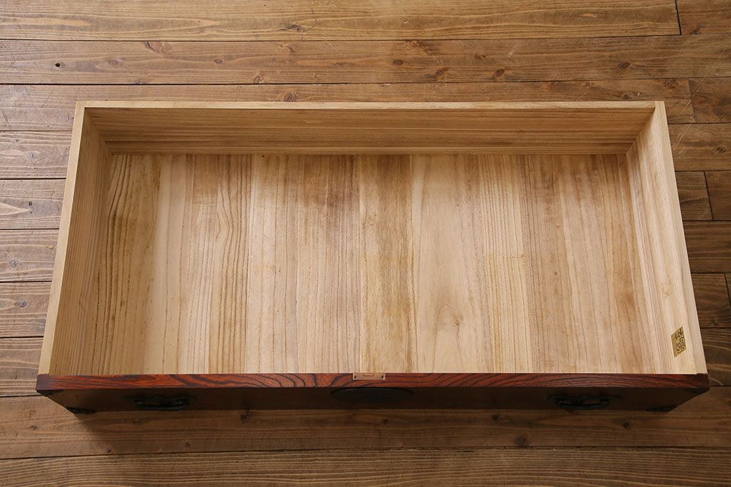 中古　伝統工芸　岩谷堂箪笥　杢目の美しい上質なワードローブ(洋服タンス、洋服箪笥)(定価60万円)