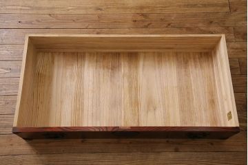 中古　伝統工芸　岩谷堂箪笥　杢目の美しい上質なワードローブ(洋服タンス、洋服箪笥)(定価60万円)