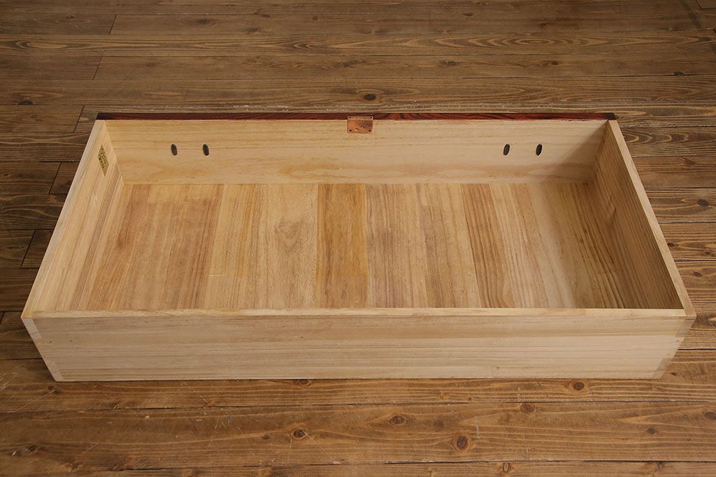 中古　伝統工芸　岩谷堂箪笥　杢目の美しい上質なワードローブ(洋服タンス、洋服箪笥)(定価60万円)