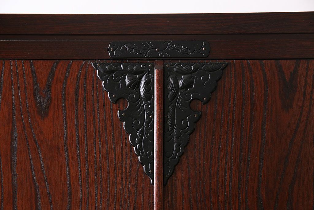 中古　伝統工芸　岩谷堂箪笥　杢目の美しい上質なワードローブ(洋服タンス、洋服箪笥)(定価60万円)