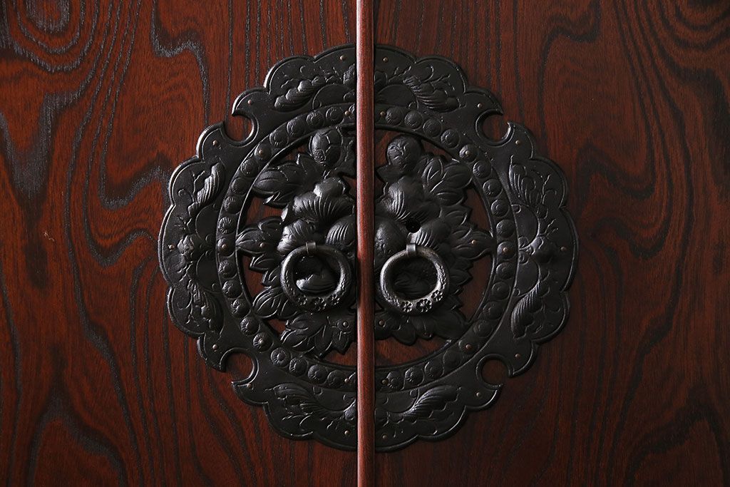 中古　伝統工芸　岩谷堂箪笥　杢目の美しい上質なワードローブ(洋服タンス、洋服箪笥)(定価60万円)