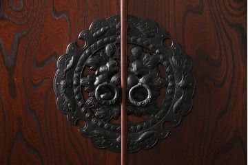 中古　伝統工芸　岩谷堂箪笥　杢目の美しい上質なワードローブ(洋服タンス、洋服箪笥)(定価60万円)