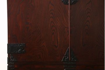 中古　伝統工芸　岩谷堂箪笥　杢目の美しい上質なワードローブ(洋服タンス、洋服箪笥)(定価60万円)