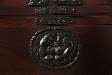 中古　伝統工芸　岩谷堂箪笥　杢目の美しい上質なワードローブ(洋服タンス、洋服箪笥)(定価60万円)