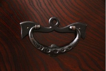 中古　伝統工芸　岩谷堂箪笥　杢目の美しい上質なワードローブ(洋服タンス、洋服箪笥)(定価60万円)