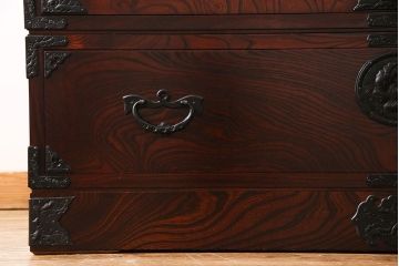 中古　伝統工芸　岩谷堂箪笥　杢目の美しい上質なワードローブ(洋服タンス、洋服箪笥)(定価60万円)