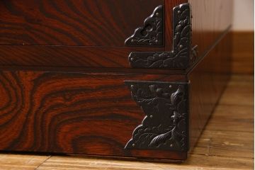 中古　伝統工芸　岩谷堂箪笥　杢目の美しい上質なワードローブ(洋服タンス、洋服箪笥)(定価60万円)