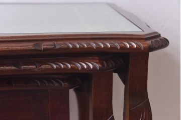 アンティーク雑貨　イギリス家具　高級感あるレザートップのネストテーブル(入れ子式テーブル、サイドテーブル、コーヒーテーブル、花台)(2)