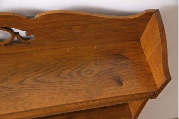 アンティーク家具　イギリスアンティーク　オーク材　シンプルながらも上品な佇まいの本棚(飾り棚、収納棚)