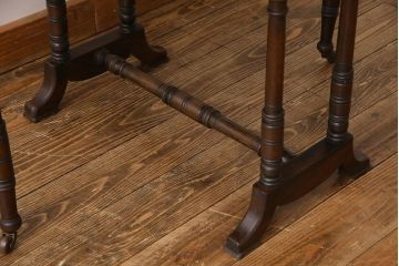 アンティーク家具　イギリスアンティーク　上品なデザインの脚が魅力的なキャスター付きバタフライテーブル(エクステンションテーブル、リーフテーブル)