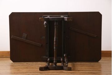 アンティーク家具　イギリスアンティーク　上品なデザインの脚が魅力的なキャスター付きバタフライテーブル(エクステンションテーブル、リーフテーブル)