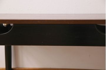 ヴィンテージ家具　G-plan(ジープラン)　北欧ビンテージ　チーク材　BBシリーズ　スタイリッシュなサイドテーブル(コーヒーテーブル)(2)